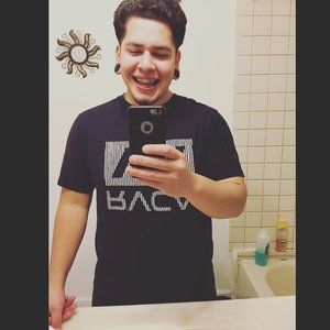 Meet your Posher, Omar